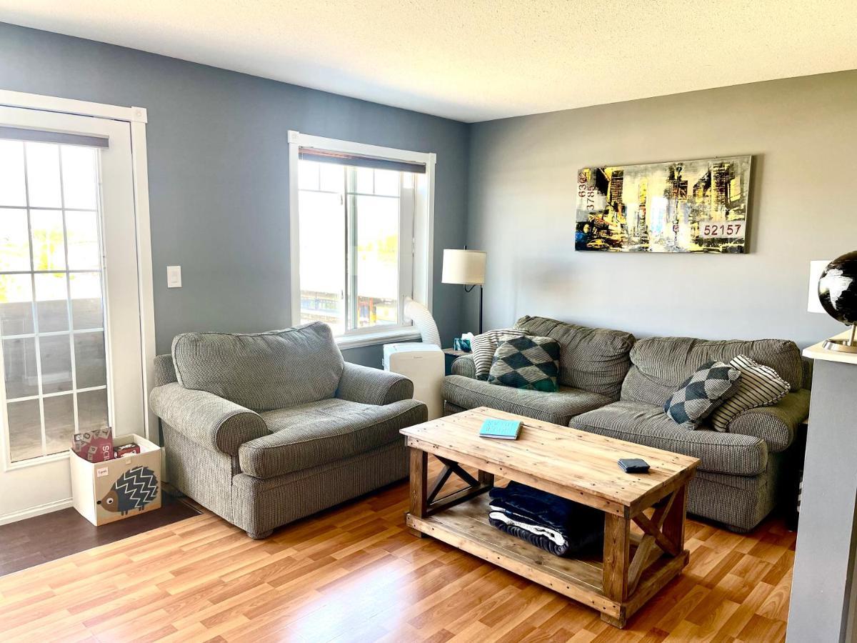 Top Floor Riverfront Condo With Stellar Sunsets! Fort Mcmurray Extérieur photo