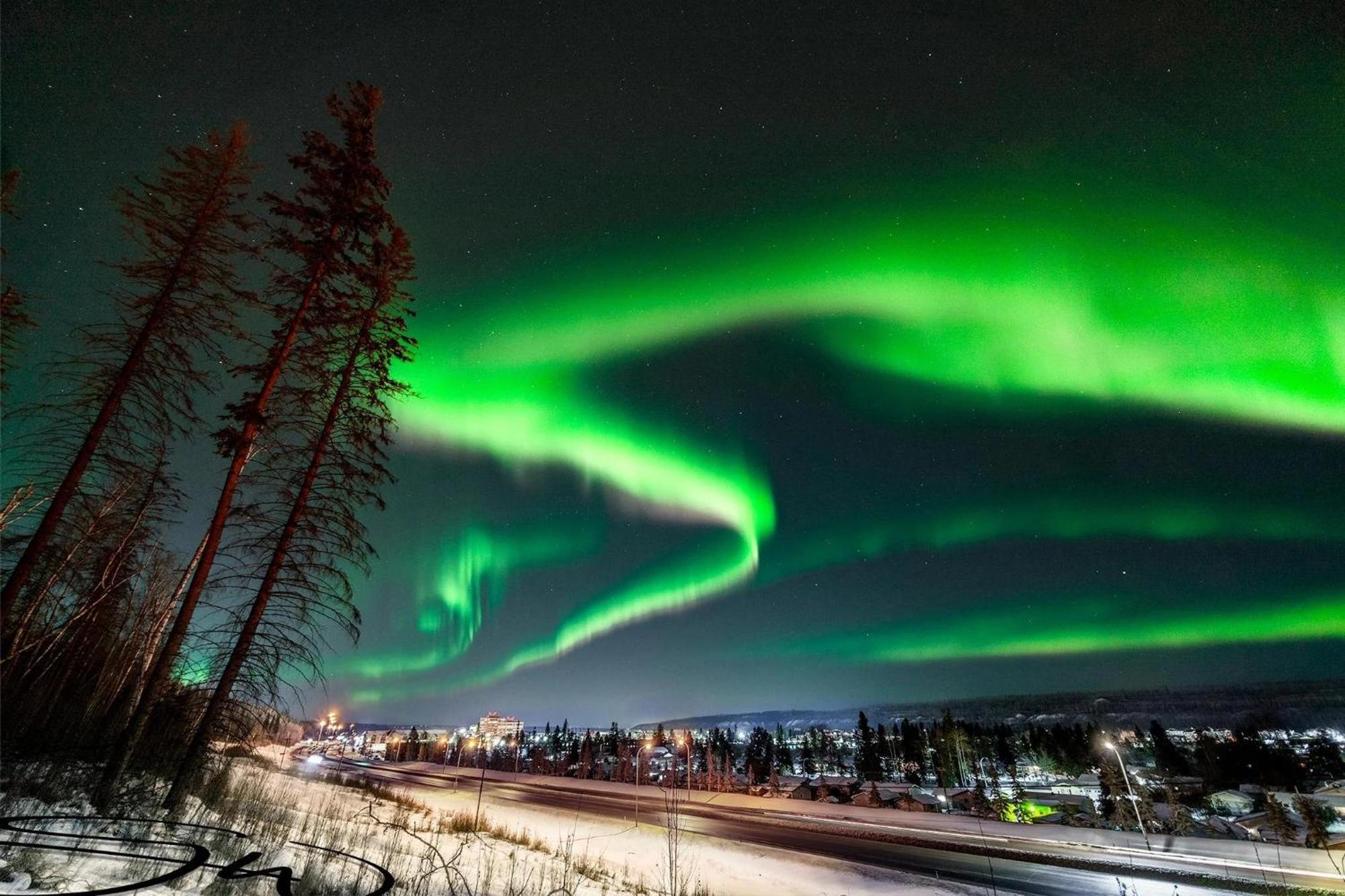 Top Floor Riverfront Condo With Stellar Sunsets! Fort Mcmurray Extérieur photo