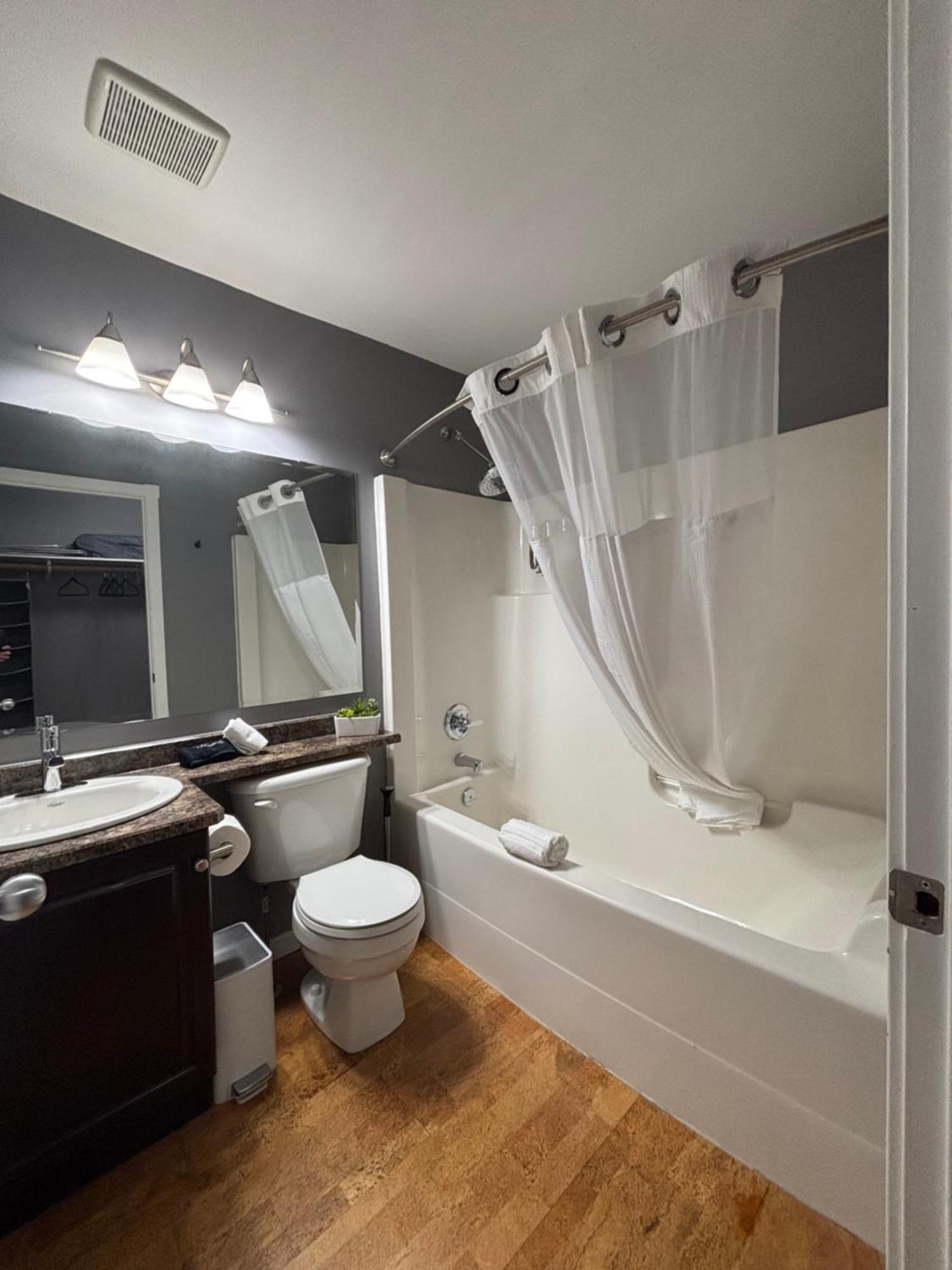 Top Floor Riverfront Condo With Stellar Sunsets! Fort Mcmurray Extérieur photo