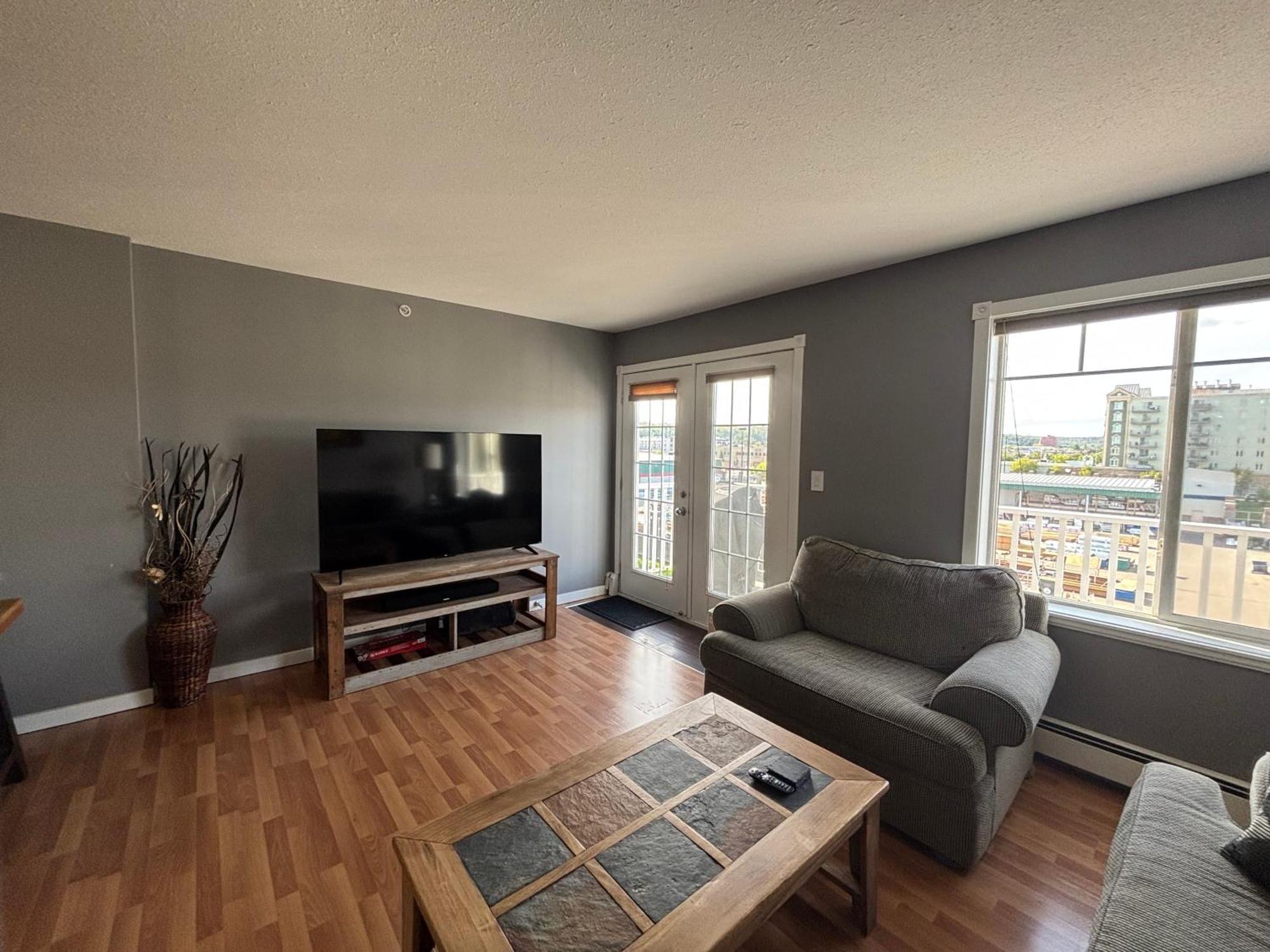 Top Floor Riverfront Condo With Stellar Sunsets! Fort Mcmurray Extérieur photo